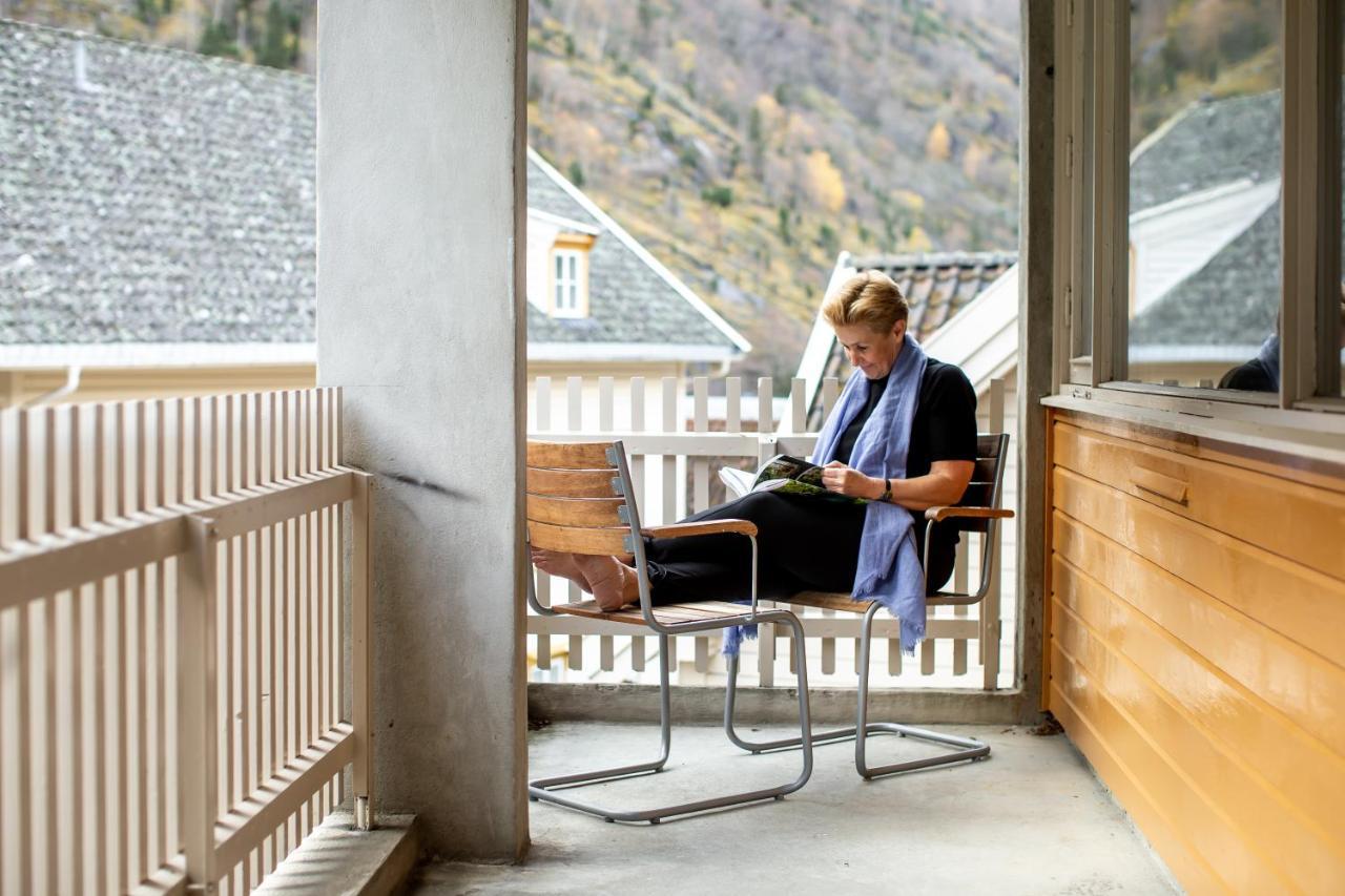Lindstrom Hotel Lærdalsøyri Exterior foto
